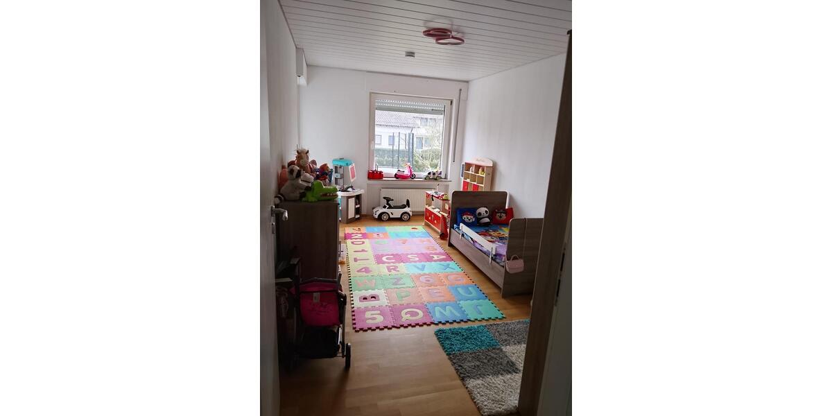 Erdgeschoßwohnung Burgstetten - 6 Zimmer, 174 m&sup2;, 2.000&euro; | Angebot:25925244