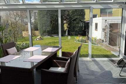 Haus Sindelfingen Sindelfingen (Stadt) - 6 Zimmer, 240 m&sup2;, 2.650&euro; | Angebot:26002610