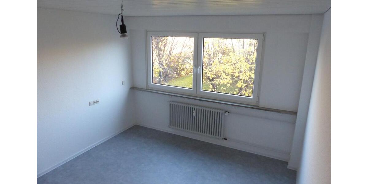 Etagenwohnung Tamm - 4.5 Zimmer, 100 m&sup2;, 1.300&euro; | Angebot:25402497