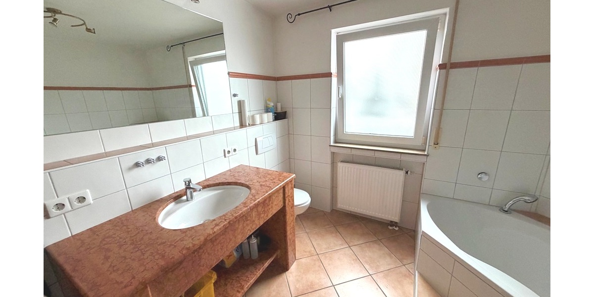 Ihr nächstes Erfolgsprojekt: Dreifamilienhaus mit Gewerbe & großem Bauland - Gewerbeobjekt Althütte Althütte | Angebot:26442715