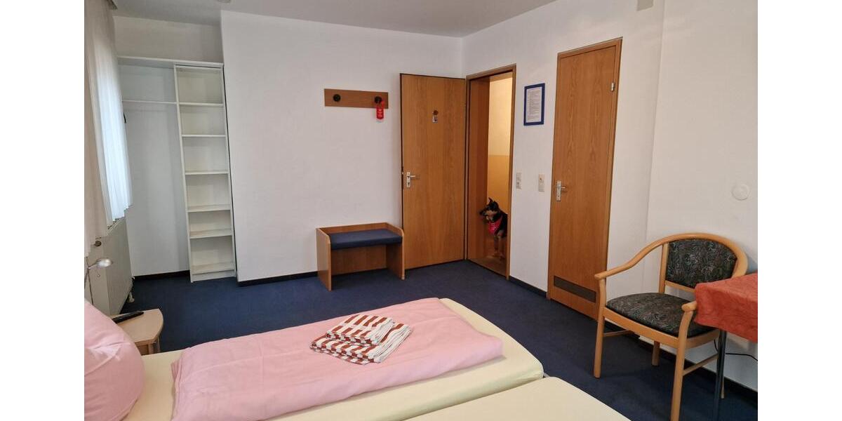 Etagenwohnung Stuttgart Luginsland - 1 Zimmer, 15 m&sup2;, 720&euro; | Angebot:25267868