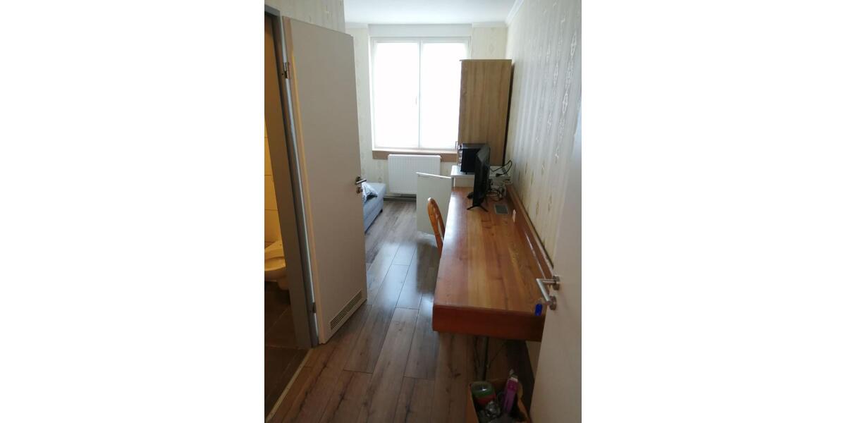 Etagenwohnung Stuttgart Luginsland - 1 Zimmer, 20 m&sup2;, 20&euro; | Angebot:25366430