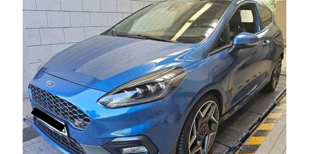 Ford Fiesta 41.700 km 18.630 &euro; Göppingen 73037
