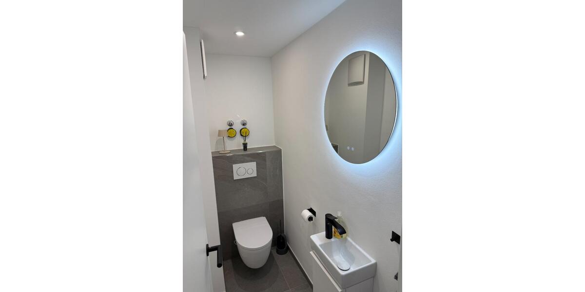 Dachgeschoßwohnung Stuttgart Mühlhausen - 4.5 Zimmer, 122 m&sup2;, 2.100&euro; | Angebot:25174546