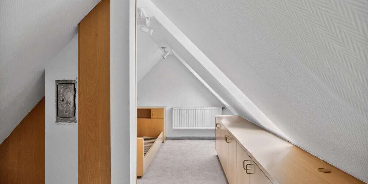 Gepflegtes 3-Familienhaus in begehrter Wohnlage mit vielseitigen Nutzungsmöglichkeiten - Mehrfamilienhaus, Wohnhaus Stuttgart Zuffenhausen | Angebot:27083597