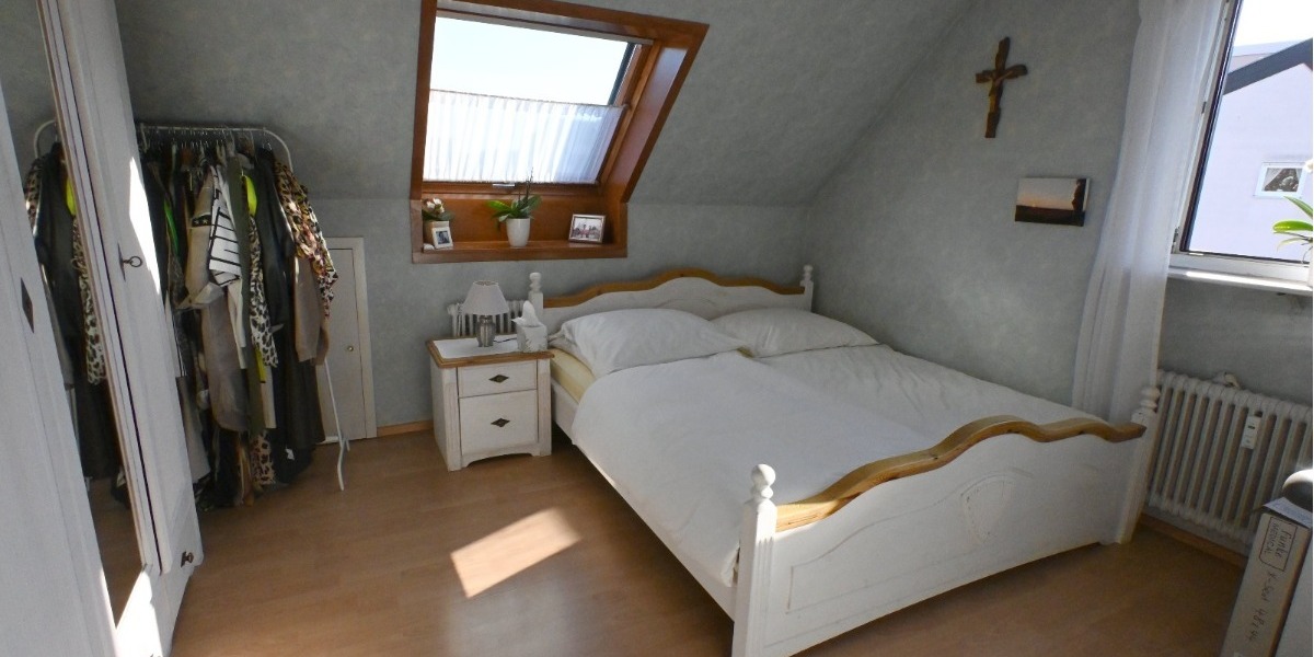 Einziehen, gestalten, wohlfühlen – Ihr Zuhause mit Schlossblick - Dachgeschoßwohnung Vaihingen | Angebot:24862389