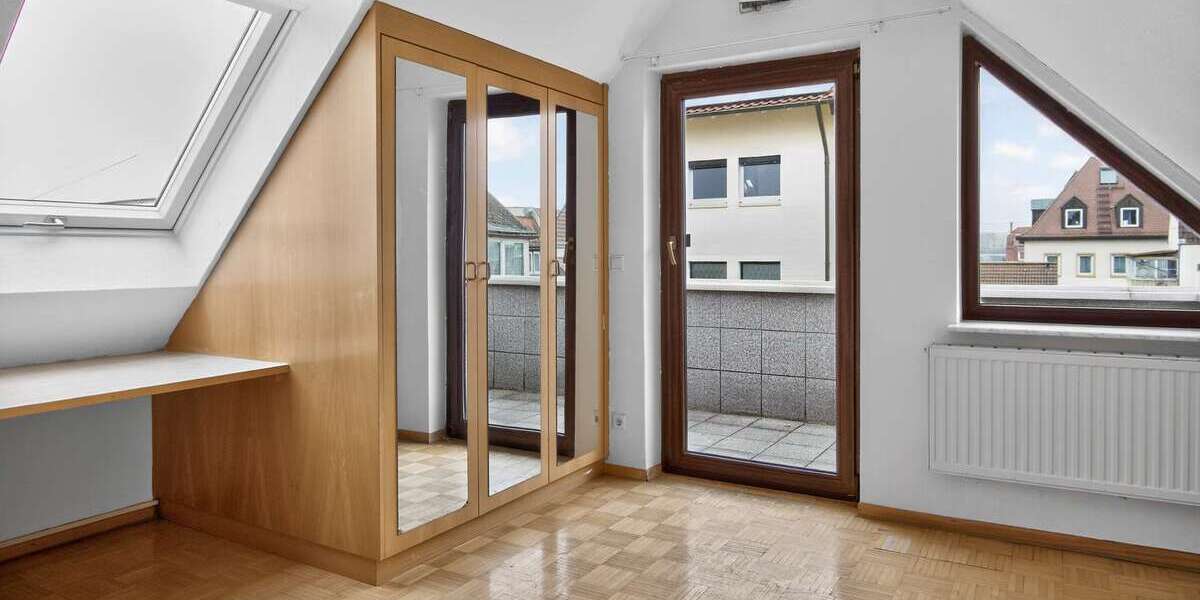 Gepflegtes 3-Familienhaus in begehrter Wohnlage mit vielseitigen Nutzungsmöglichkeiten - Mehrfamilienhaus, Wohnhaus Stuttgart Zuffenhausen | Angebot:27083597