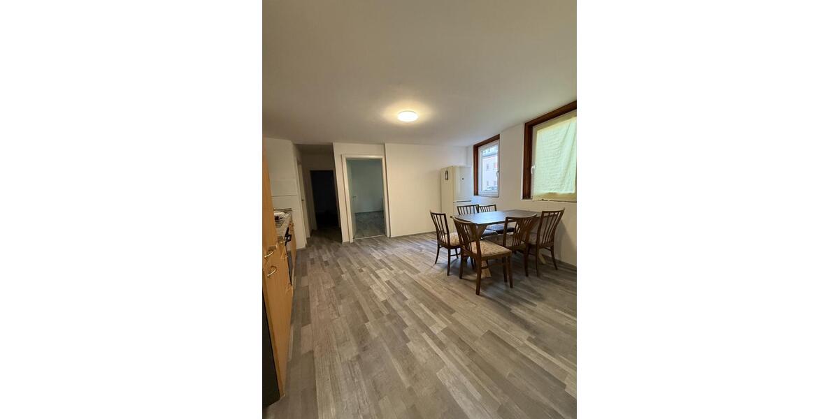 Erdgeschoßwohnung Weilheim an der Teck - 4 Zimmer, 100 m&sup2;, 1.200&euro; | Angebot:25795473