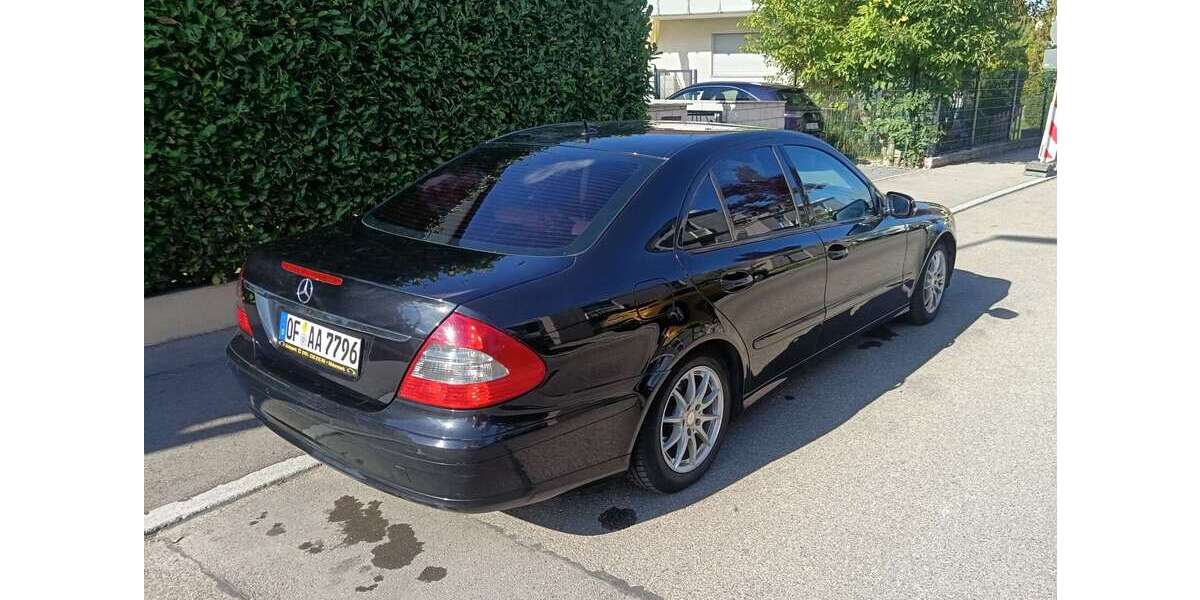 Mercedes-Benz 220 276.000 km 7.200 &euro; Stammheim (Stuttgart) 70439