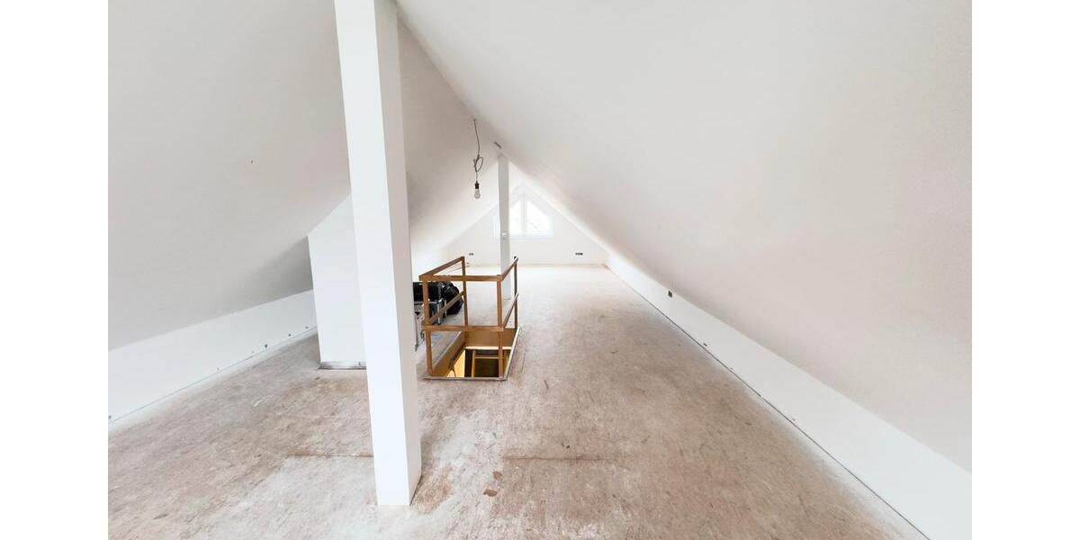 Dachgeschoßwohnung Vaihingen an der Enz - 3 Zimmer, 99 m&sup2;, 1.350&euro; | Angebot:25055327