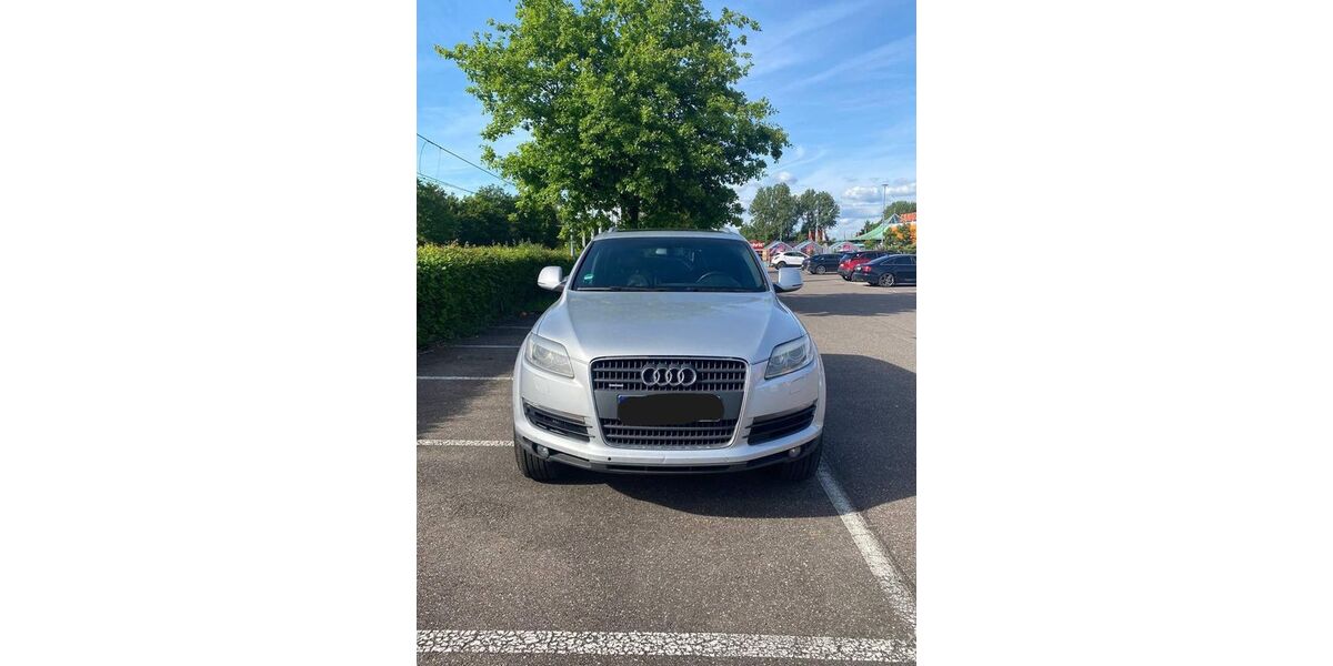 Audi Q7 339.659 km 11.300 &euro; stuttgart 70378