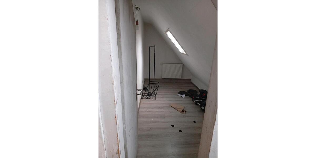 Dachgeschoßwohnung Frickenhausen - 3 Zimmer, 70 m&sup2;, 970&euro; | Angebot:25654039