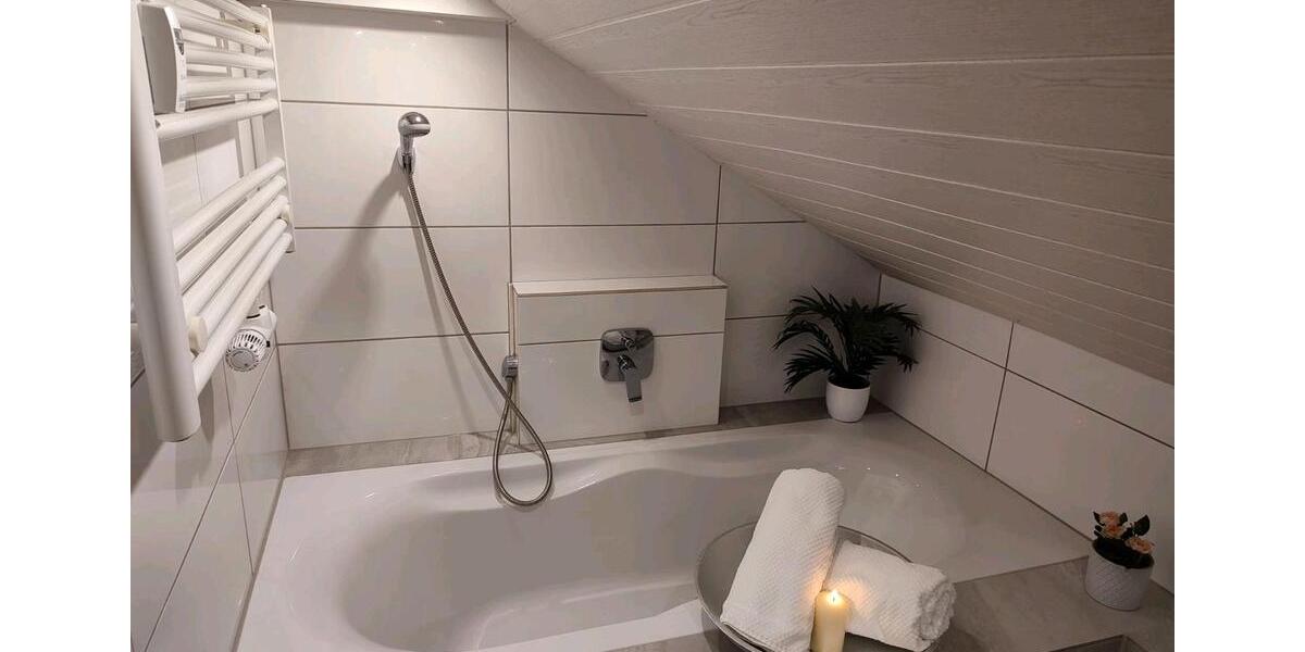 Dachgeschoßwohnung Schwieberdingen - 2.5 Zimmer, 55 m&sup2;, 1.260&euro; | Angebot:25025836