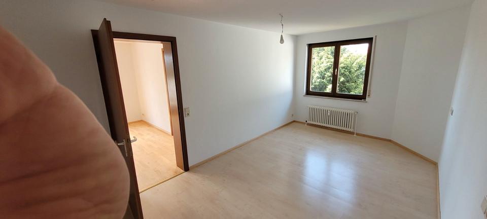 Etagenwohnung Esslingen am Neckar Brühl - 3.5 Zimmer, 86 m&sup2;, 1.200&euro; | Angebot:26654953