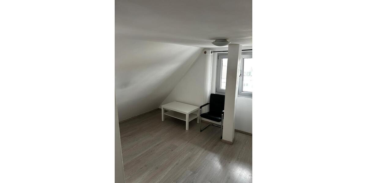 Dachgeschoßwohnung Stuttgart Degerloch - 2 Zimmer, 35 m&sup2;, 650&euro; | Angebot:26227342