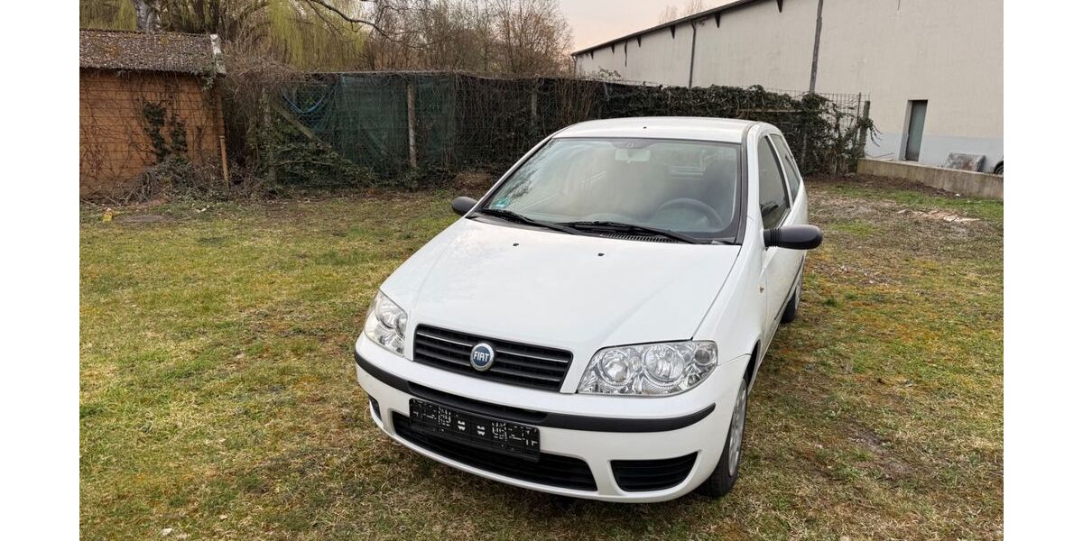 Fiat Punto 100.538 km 2.699 &euro; Urbach 73660