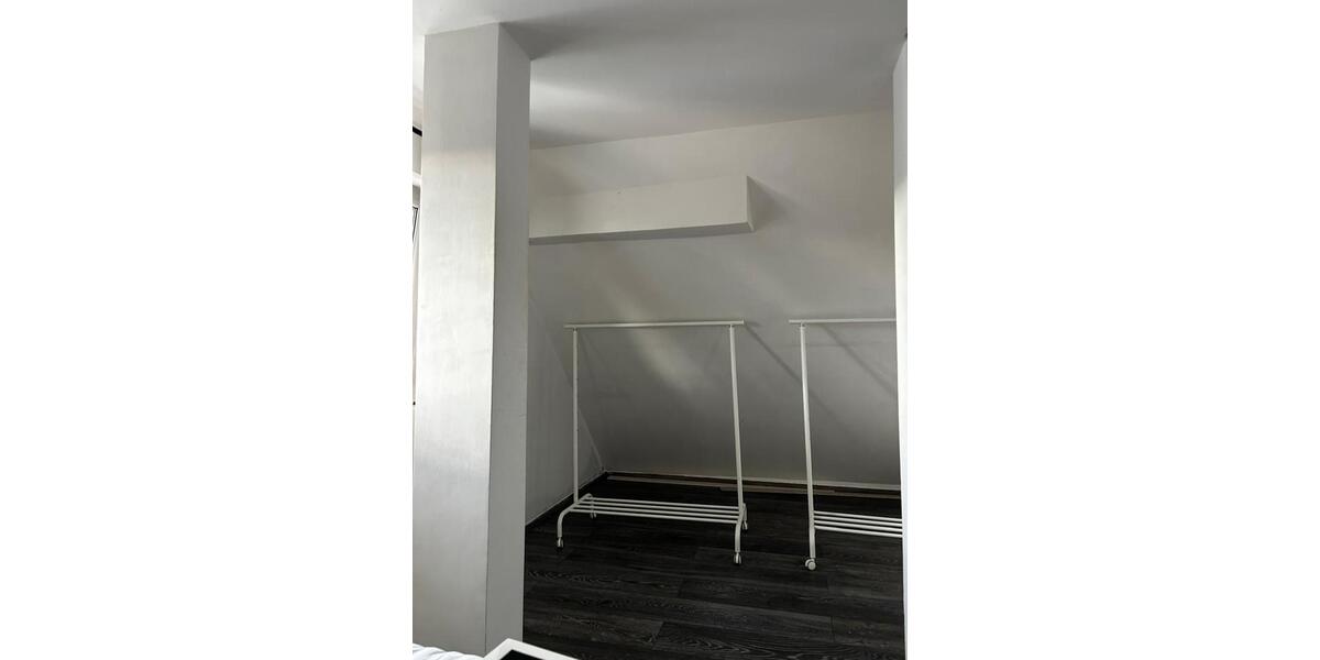 Dachgeschoßwohnung Stuttgart Degerloch - 2 Zimmer, 35 m&sup2;, 650&euro; | Angebot:26227342