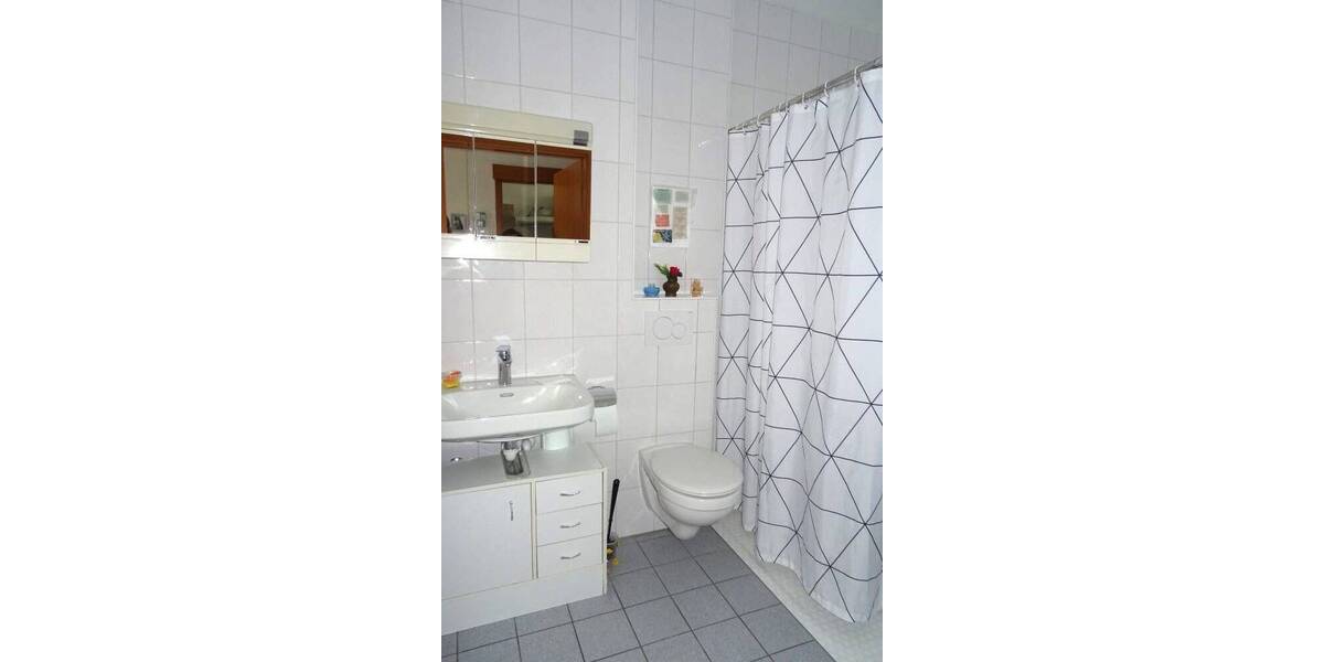 Etagenwohnung Sersheim - 2 Zimmer, 49 m&sup2;, 179.000&euro; | Angebot:25749234