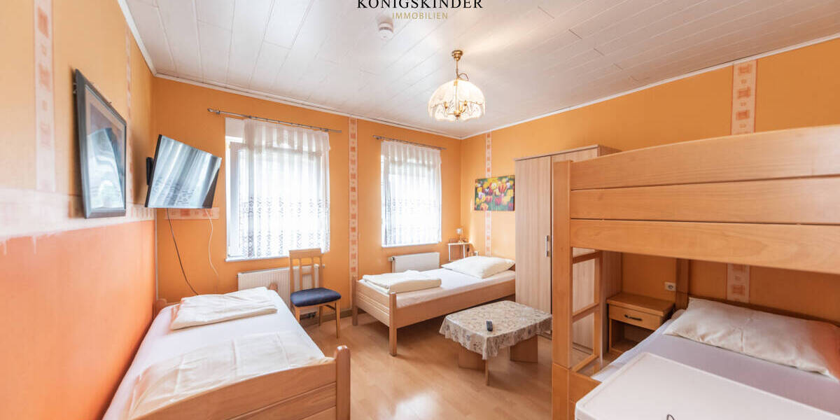 Mehrfamilienhaus, Wohnhaus Stuttgart / Zuffenhausen Zuffenhausen - 1 Zimmer, 330 m&sup2;, 1.299.000&euro; | Angebot:25676005