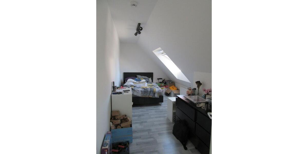 Provisionsfrei* Doppelhaushälfte mit zwei separaten Wohneinheiten, Stellplätzen, Balkon und Terrasse - Zweifamilienhaus Göppingen Faurndau | Angebot:26961593