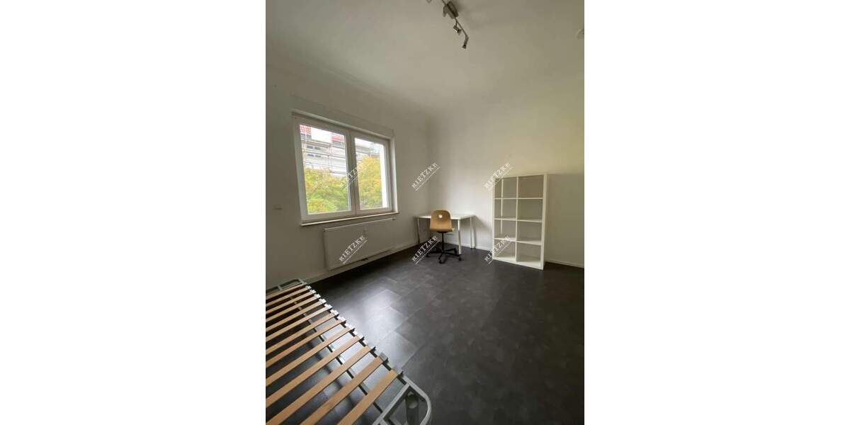 Zimmer Stuttgart Obertürkheim - 4 Zimmer, 115 m&sup2;, 1.380&euro; | Angebot:25726385
