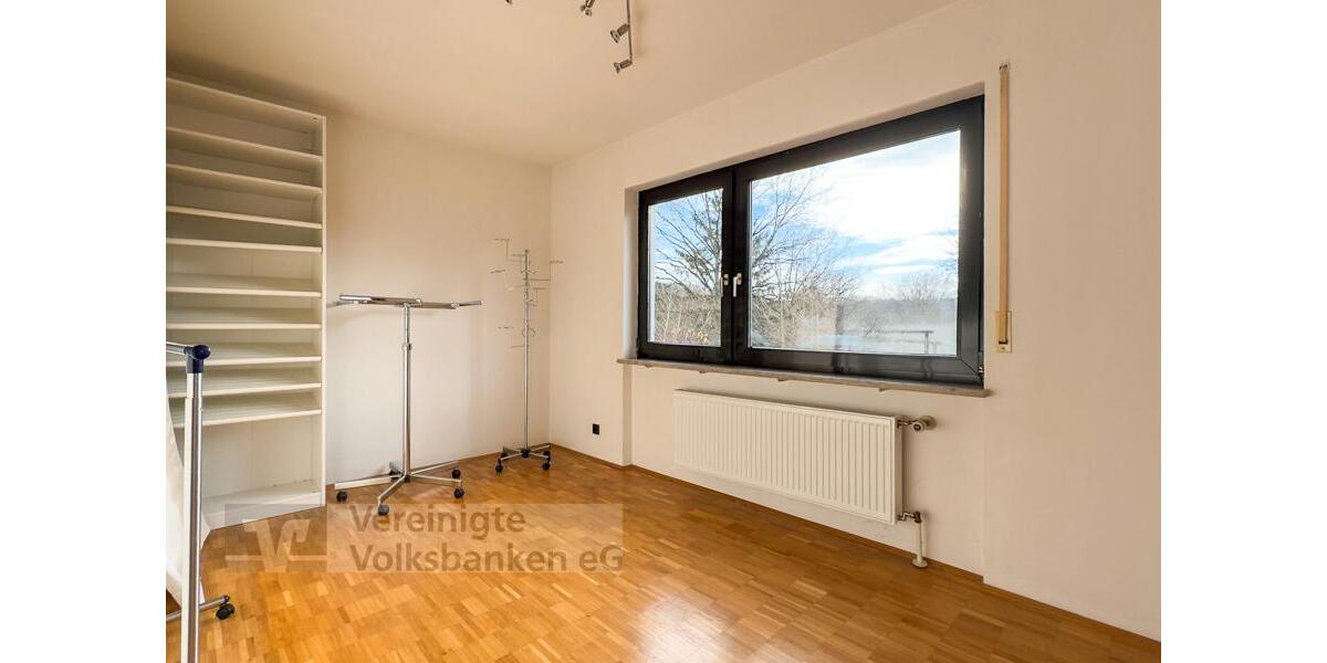 Erdgeschoßwohnung Sindelfingen Eichholz - 3.5 Zimmer, 142 m&sup2;, 2.280&euro; | Angebot:24878024