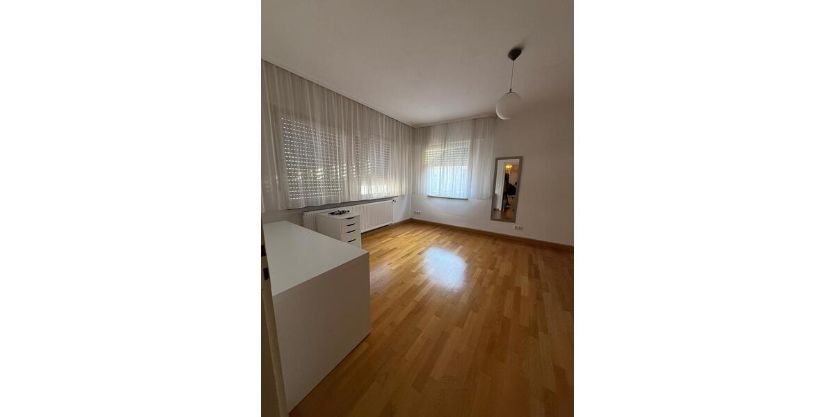 Etagenwohnung Stuttgart Luginsland - 4 Zimmer, 101 m&sup2;, 1.500&euro; | Angebot:25471547