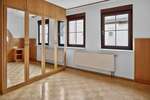 Gepflegtes 3-Familienhaus in begehrter Wohnlage mit vielseitigen Nutzungsmöglichkeiten - Mehrfamilienhaus, Wohnhaus Stuttgart Zuffenhausen | Angebot:27083597