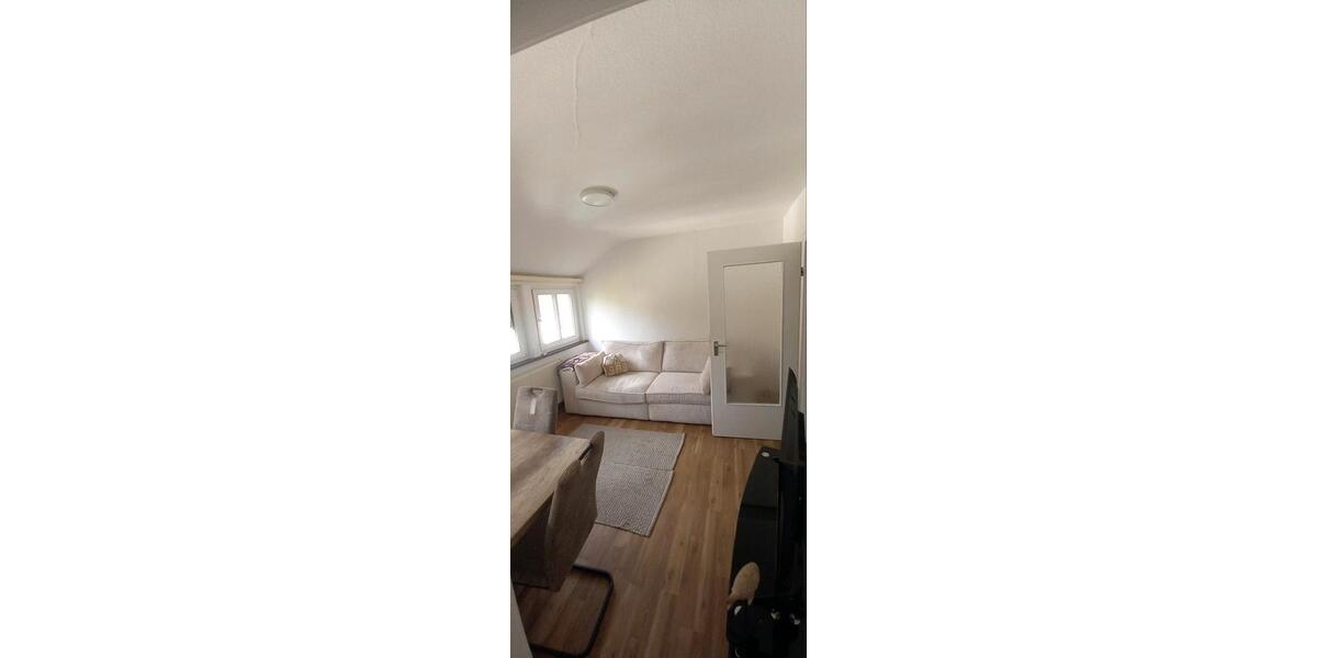 Dachgeschoßwohnung Stuttgart Feuerbach - 1 Zimmer, 38 m&sup2;, 900&euro; | Angebot:26592017
