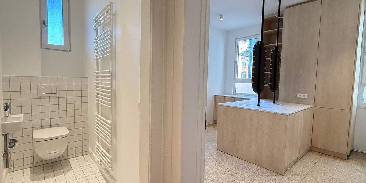 Etagenwohnung Stuttgart West - 5 Zimmer, 140 m&sup2;, 2.450&euro; | Angebot:25837745