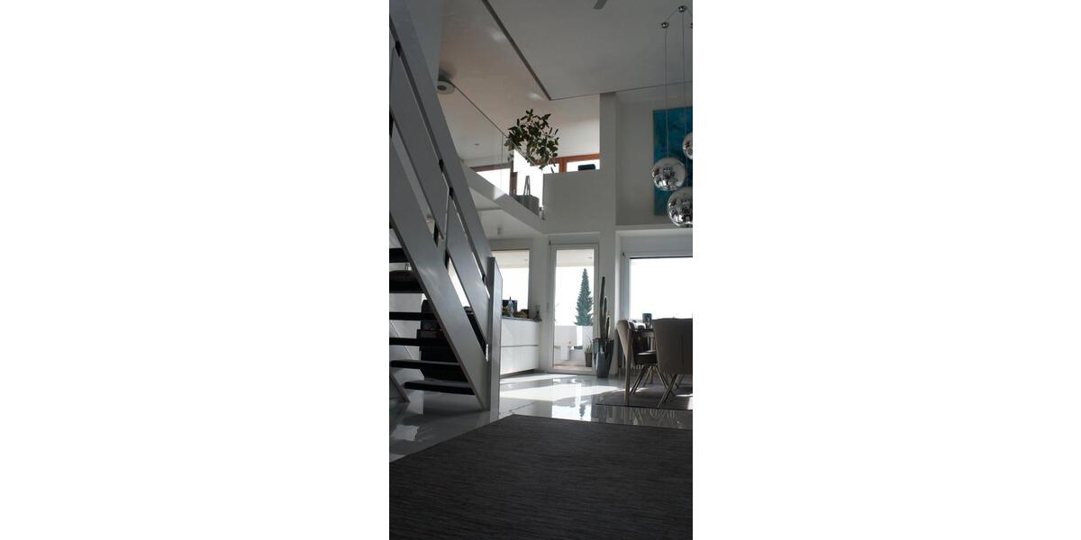 Einfamilienhaus Esslingen am Neckar Brühl - 6 Zimmer, 200 m&sup2;, 2.600&euro; | Angebot:25960840