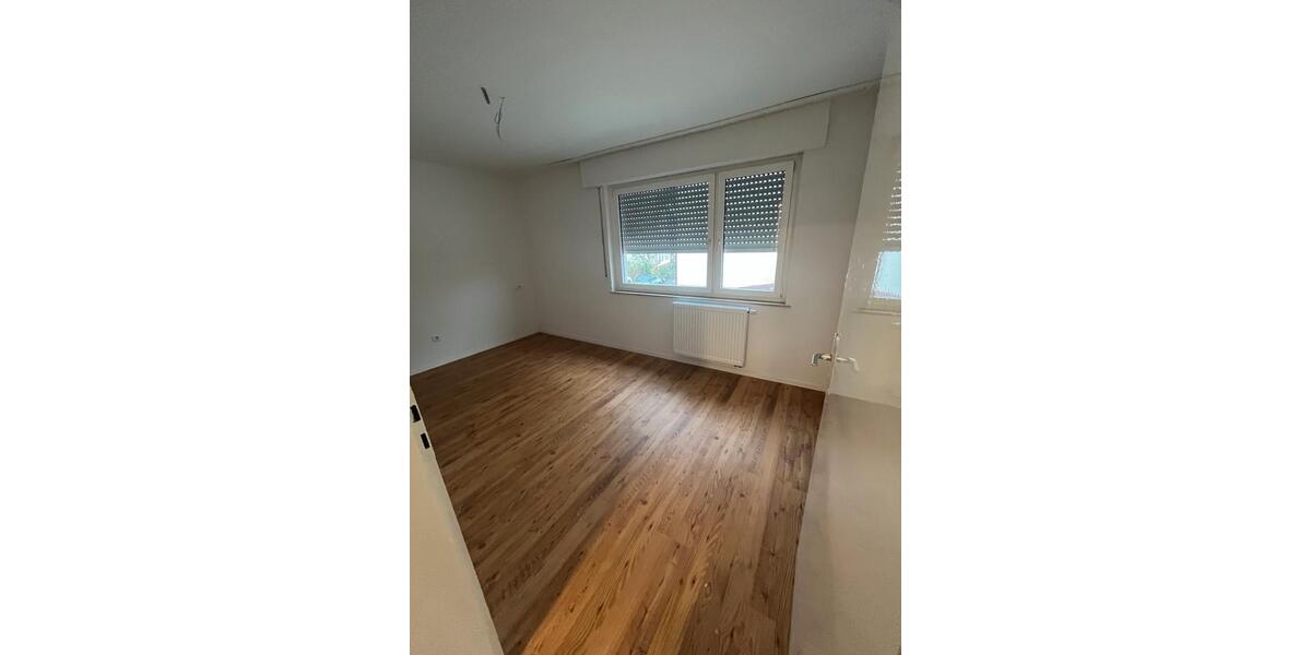 Etagenwohnung Baltmannsweiler - 4 Zimmer, 87 m&sup2;, 1.200&euro; | Angebot:25902091