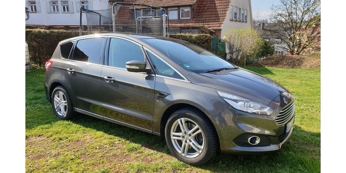 Ford S-Max 87.000 km 16.800 &euro; Ebersbach 73061
