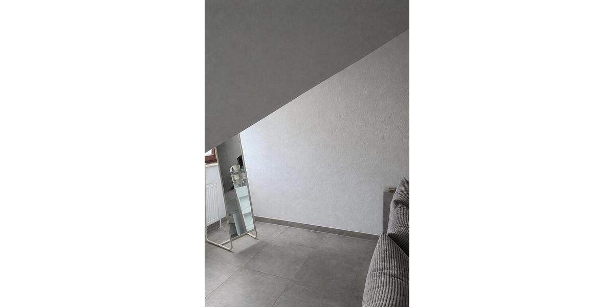 Dachgeschoßwohnung Sindelfingen Sindelfingen (Stadt) - 1 Zimmer, 50 m&sup2;, 750&euro; | Angebot:25995001