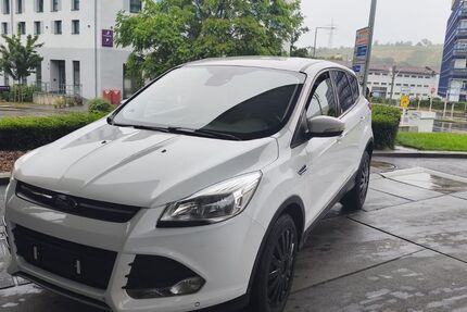Ford Kuga 157.000 km 9.650 &euro; Stuttgart 70437