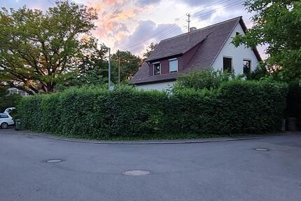 Haus Böblingen - 6 Zimmer, 129 m&sup2;, 2.300&euro; | Angebot:27620240