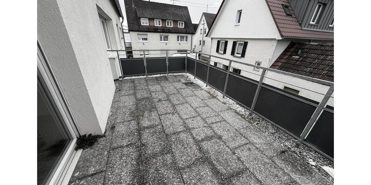Etagenwohnung Nürtingen - 8 Zimmer, 165 m&sup2;, 1.930&euro; | Angebot:25942991