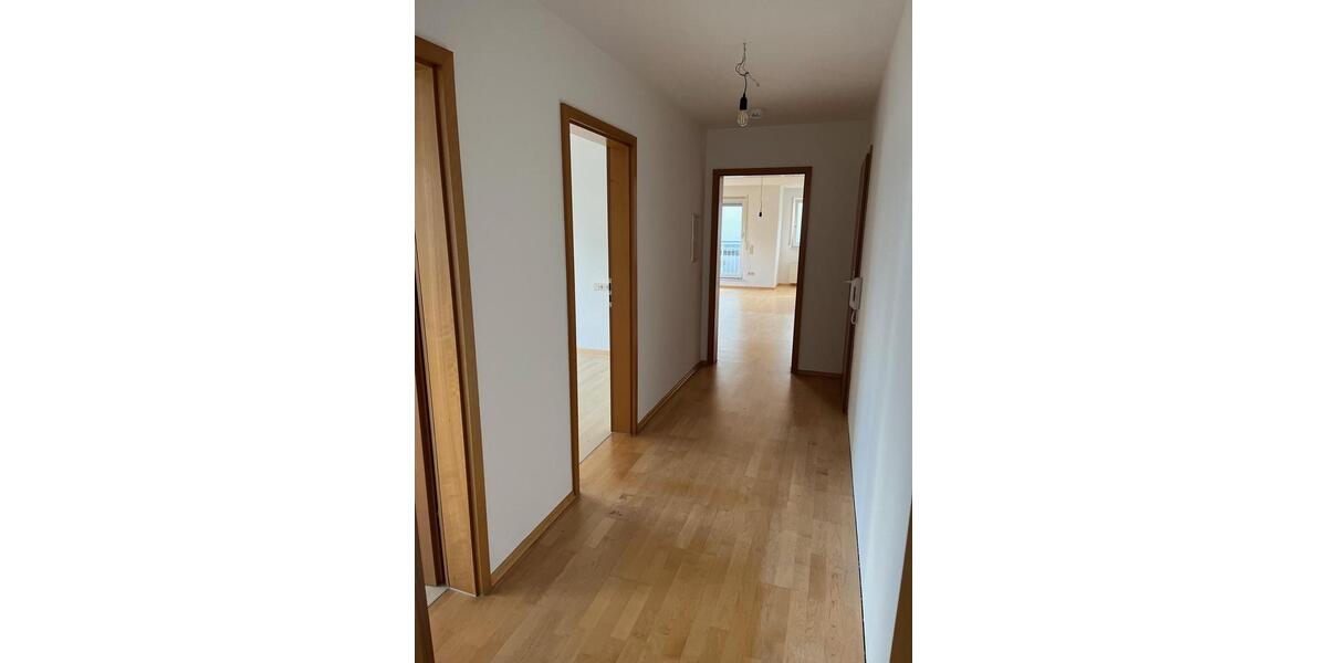 Etagenwohnung Gerlingen - 3.5 Zimmer, 72 m&sup2;, 1.080&euro; | Angebot:25842263