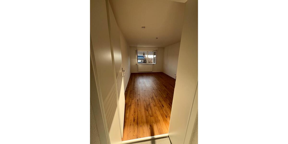 Etagenwohnung Baltmannsweiler - 4 Zimmer, 87 m&sup2;, 1.200&euro; | Angebot:25902091