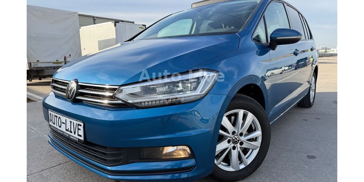 VW Touran 142.749 km 24.890 &euro; Böblingen/Stuttgart 71034