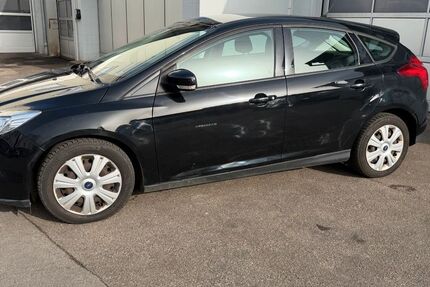 Ford Focus 104.700 km 5.990 &euro; Ditzingen 71254