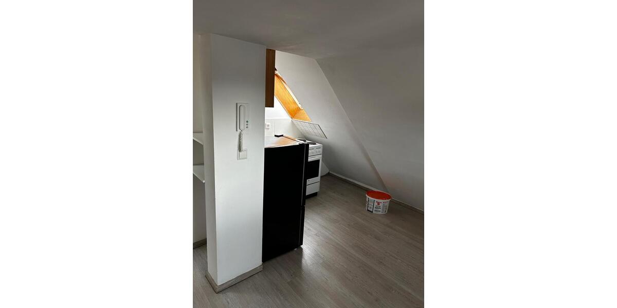 Dachgeschoßwohnung Stuttgart Degerloch - 2 Zimmer, 35 m&sup2;, 650&euro; | Angebot:26227342