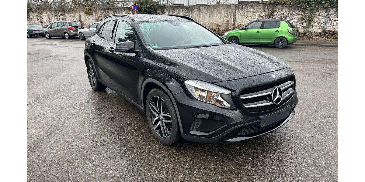 Mercedes-Benz GLA 200 168.000 km 12.950 &euro; Möglingen/Ludwigsburg 71696