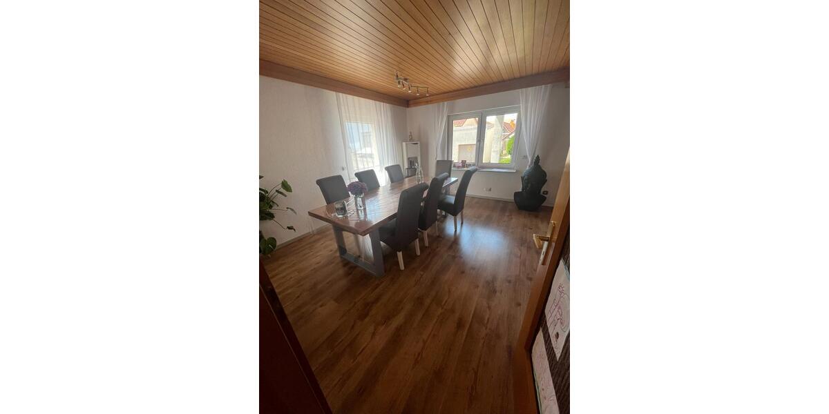 Mehrfamilienhaus, Wohnhaus Neckarwestheim - 11 Zimmer, 210 m&sup2;, 844.000&euro; | Angebot:26048201