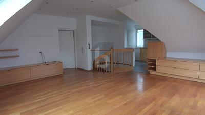 HELL UND GROßZÜGIG IN STUTTGART-WANGEN - Maisonettenwohnung Stuttgart Wangen Wangen | Angebot:27233936