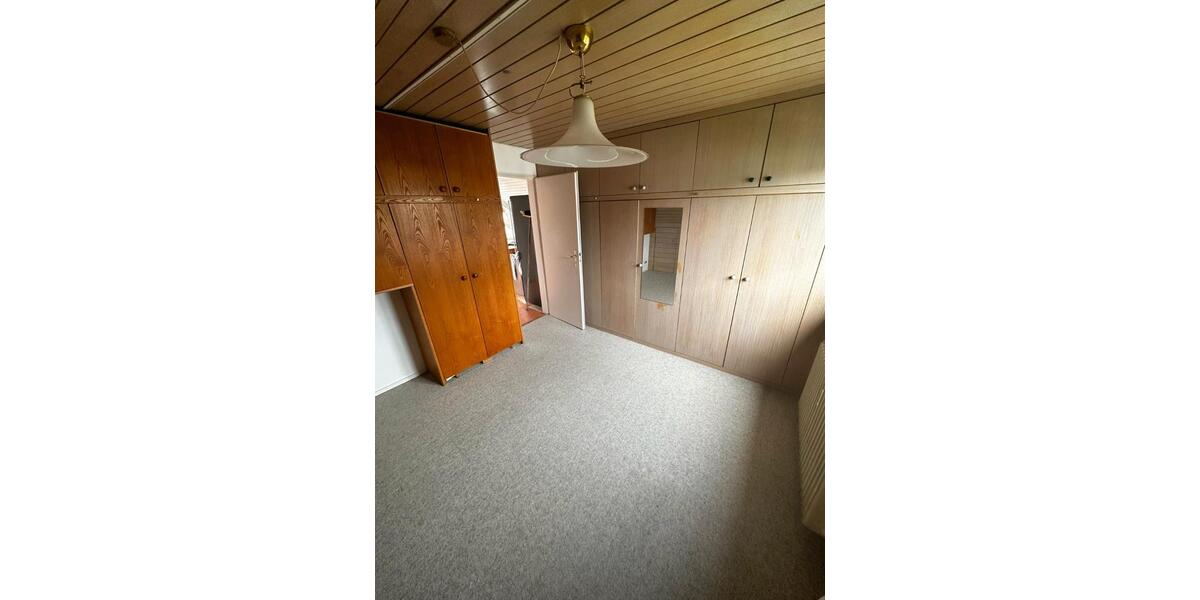 Dachgeschoßwohnung Stuttgart Sillenbuch - 2.5 Zimmer, 62 m&sup2;, 890&euro; | Angebot:25980435