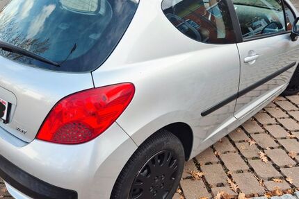 Peugeot 207 157.400 km 1.999 &euro; Filderstadt 70794