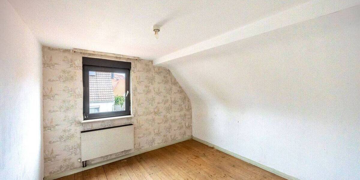 Einfamilienhaus Affalterbach - 9 Zimmer, 215 m&sup2;, 595.000&euro; | Angebot:25958524