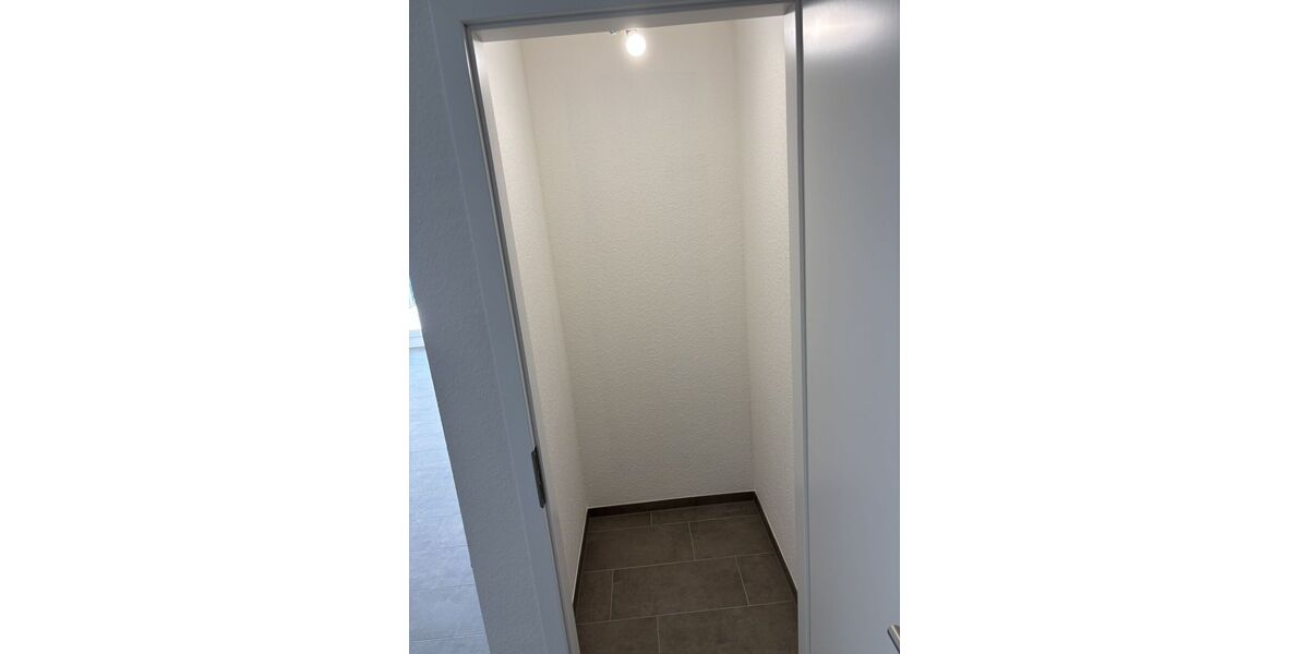 Moderne 3-Zimmer-Wohnung mit Balkon (2. OG mit Aufzug) - Erstbezug - Appartement Kirchheim unter Teck | Angebot:27223081