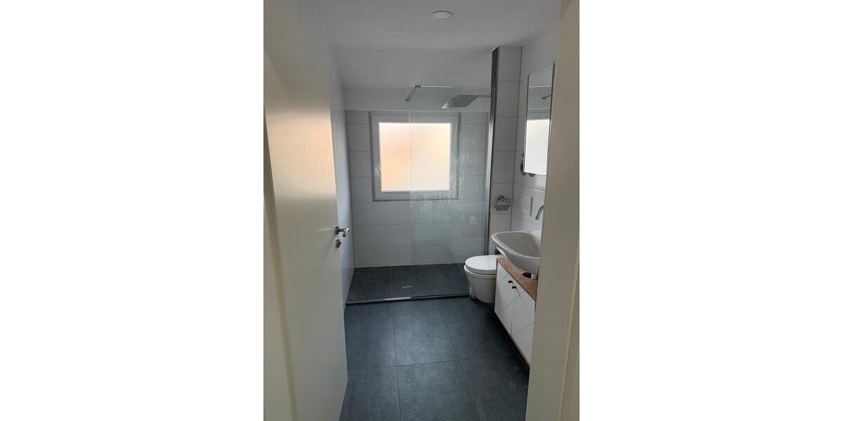 Dachgeschoßwohnung Schwaikheim - 3 Zimmer, 80 m&sup2;, 1.300&euro; | Angebot:26039754